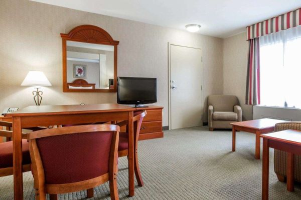 Comfort Inn & Suites adj to Akwesasne Mohawk Casino (Hogansburg)